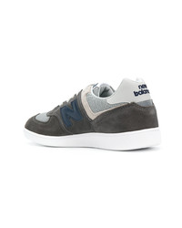 dunkelgraue Wildleder niedrige Sneakers von New Balance