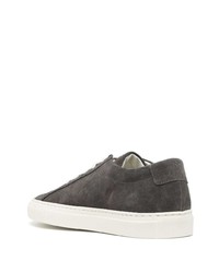 dunkelgraue Wildleder niedrige Sneakers von Common Projects