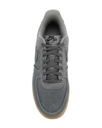 dunkelgraue Wildleder niedrige Sneakers von Nike