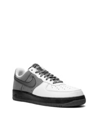 dunkelgraue Wildleder niedrige Sneakers von Nike