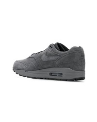 dunkelgraue Wildleder niedrige Sneakers von Nike