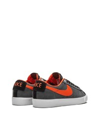 dunkelgraue Wildleder niedrige Sneakers von Nike