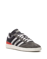 dunkelgraue Wildleder niedrige Sneakers von adidas