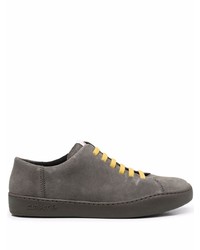 dunkelgraue Wildleder niedrige Sneakers von Camper