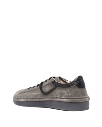 dunkelgraue Wildleder niedrige Sneakers von Moma