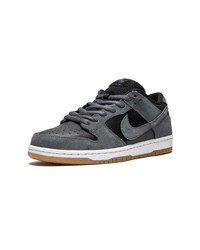 dunkelgraue Wildleder niedrige Sneakers von Nike