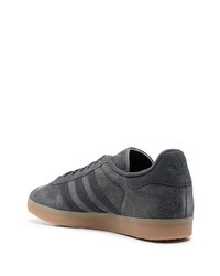 dunkelgraue Wildleder niedrige Sneakers von adidas