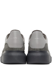 dunkelgraue Wildleder niedrige Sneakers von Alexander McQueen