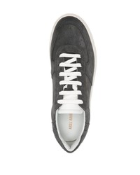 dunkelgraue Wildleder niedrige Sneakers von Axel Arigato