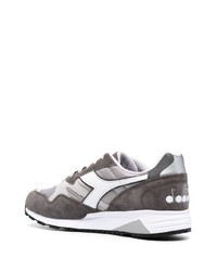 dunkelgraue Wildleder niedrige Sneakers von Diadora