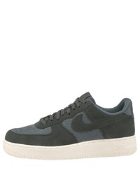 dunkelgraue Wildleder niedrige Sneakers von Nike Sportswear