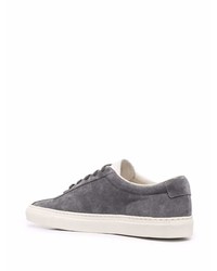 dunkelgraue Wildleder niedrige Sneakers von Common Projects