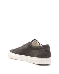 dunkelgraue Wildleder niedrige Sneakers von Common Projects