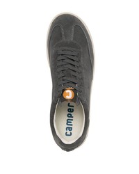 dunkelgraue Wildleder niedrige Sneakers von Camper