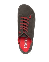 dunkelgraue Wildleder niedrige Sneakers von Camper