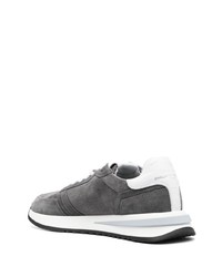 dunkelgraue Wildleder niedrige Sneakers von Philippe Model Paris