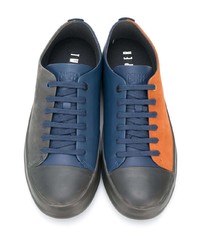 dunkelgraue Wildleder niedrige Sneakers von Camper