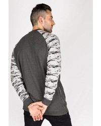 dunkelgrauer bedruckter Pullover mit einem Rundhalsausschnitt von Tuffskull