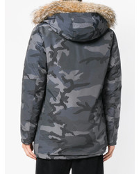 dunkelgrauer Camouflage Parka von Woolrich