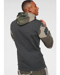 dunkelgrauer Camouflage Pullover mit einem Kapuze von adidas Originals