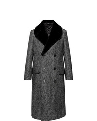 dunkelgrauer Mantel mit einem Pelzkragen von Dunhill
