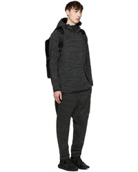 dunkelgrauer Pullover mit einem Kapuze von Y-3