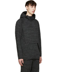 dunkelgrauer Pullover mit einem Kapuze von Y-3