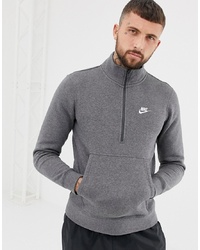 dunkelgrauer Pullover mit einem Reißverschluss am Kragen von Nike