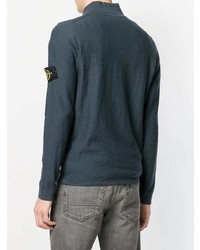 dunkelgrauer Pullover mit einem Reißverschluss am Kragen von Stone Island