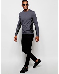 dunkelgrauer Pullover mit einem Rundhalsausschnitt von Asos