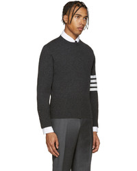 dunkelgrauer Pullover mit einem Rundhalsausschnitt von Thom Browne