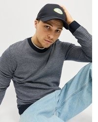 dunkelgrauer Pullover mit einem Rundhalsausschnitt von Jack & Jones