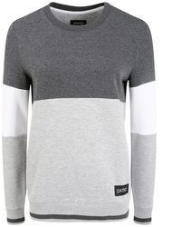 dunkelgrauer Pullover mit einem Rundhalsausschnitt von OXMO
