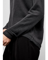 dunkelgrauer Pullover mit einem Rundhalsausschnitt von Q/S designed by
