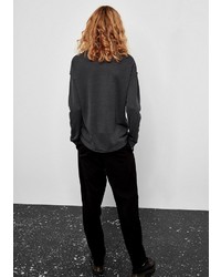 dunkelgrauer Pullover mit einem Rundhalsausschnitt von Q/S designed by
