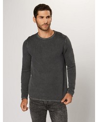 dunkelgrauer Pullover mit einem Rundhalsausschnitt von REVIEW