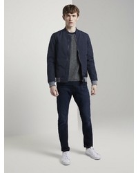 dunkelgrauer Pullover mit einem Rundhalsausschnitt von Tom Tailor Denim