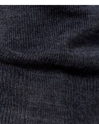 dunkelgrauer Pullover mit einem V-Ausschnitt von Falke