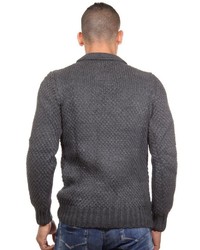 dunkelgrauer Pullover mit einem V-Ausschnitt von R-NEAL