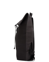 dunkelgrauer Rucksack von Homme Plissé Issey Miyake