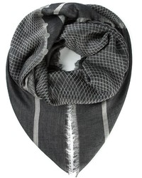 dunkelgrauer Schal mit geometrischem Muster von Chanel