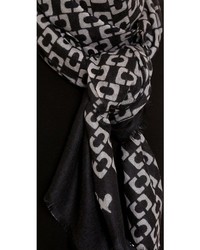dunkelgrauer Schal mit geometrischem Muster von Diane von Furstenberg