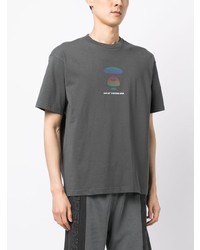 dunkelgraues bedrucktes T-Shirt mit einem Rundhalsausschnitt von AAPE BY A BATHING APE