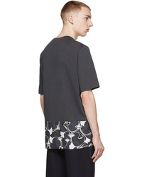 dunkelgraues bedrucktes T-Shirt mit einem Rundhalsausschnitt von 3.1 Phillip Lim