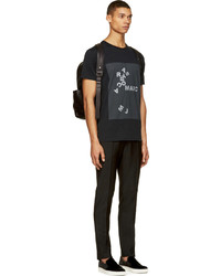 dunkelgraues bedrucktes T-Shirt mit einem Rundhalsausschnitt von Marc by Marc Jacobs