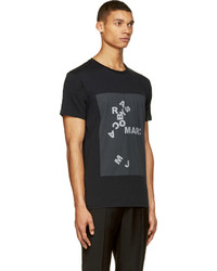 dunkelgraues bedrucktes T-Shirt mit einem Rundhalsausschnitt von Marc by Marc Jacobs