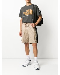 dunkelgraues bedrucktes T-Shirt mit einem Rundhalsausschnitt von The North Face