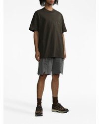 dunkelgraues bedrucktes T-Shirt mit einem Rundhalsausschnitt von FEAR OF GOD ESSENTIALS