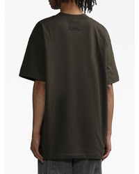 dunkelgraues bedrucktes T-Shirt mit einem Rundhalsausschnitt von FEAR OF GOD ESSENTIALS