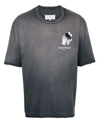 dunkelgraues bedrucktes T-Shirt mit einem Rundhalsausschnitt von Maison Margiela